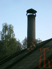 Чугунная труба на крыше